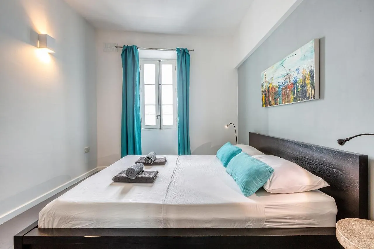 49/3 Seafront Duplex Penthouse In Valletta 0*,  Malta