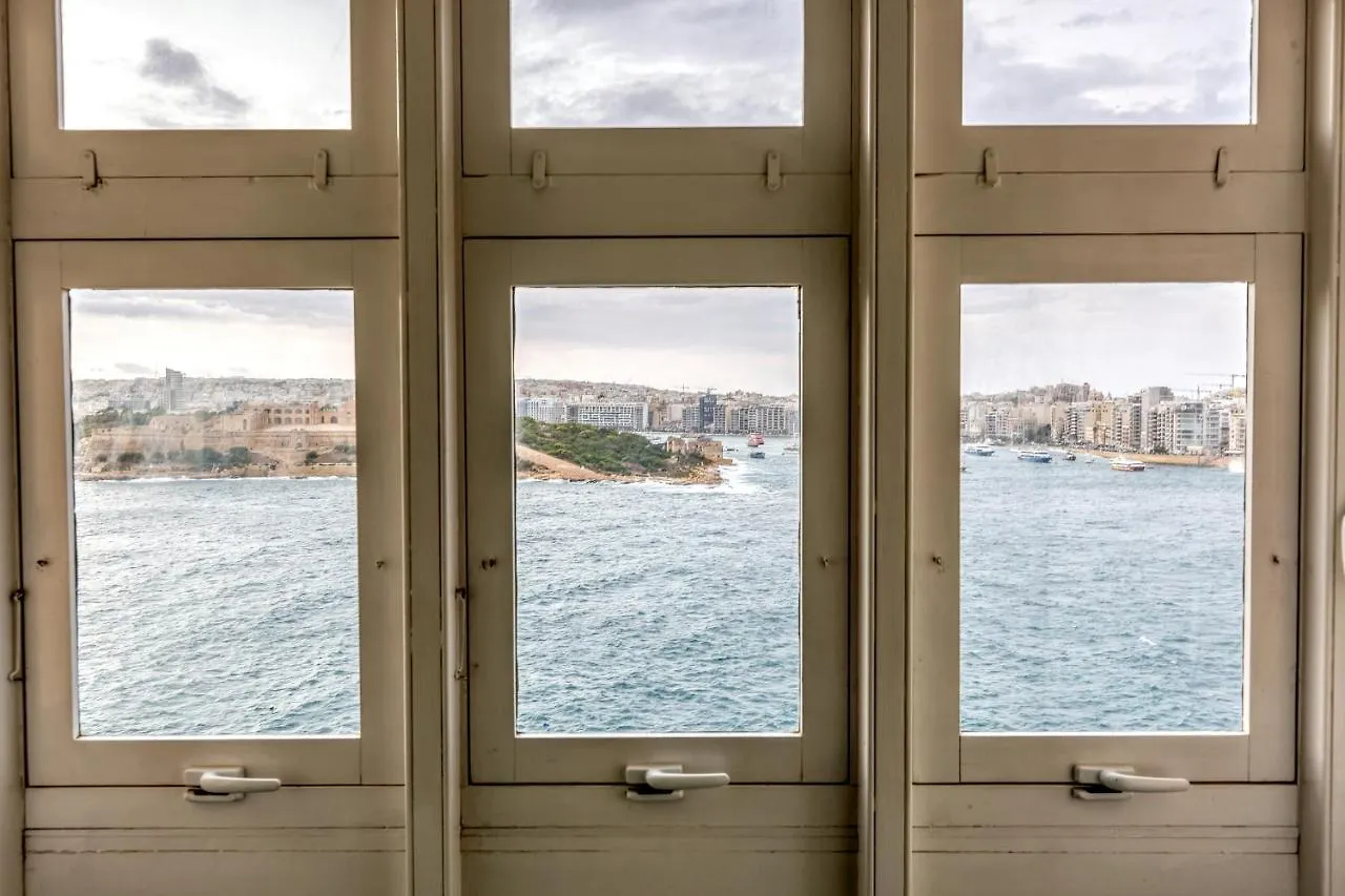 49/3 Seafront Duplex Penthouse In Valletta Apartment