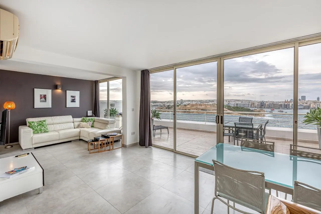 49/3 Seafront Duplex Penthouse In Valletta Malta