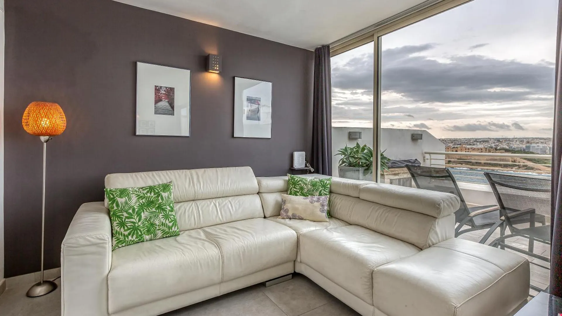 49/3 Seafront Duplex Penthouse In Valletta Apartment